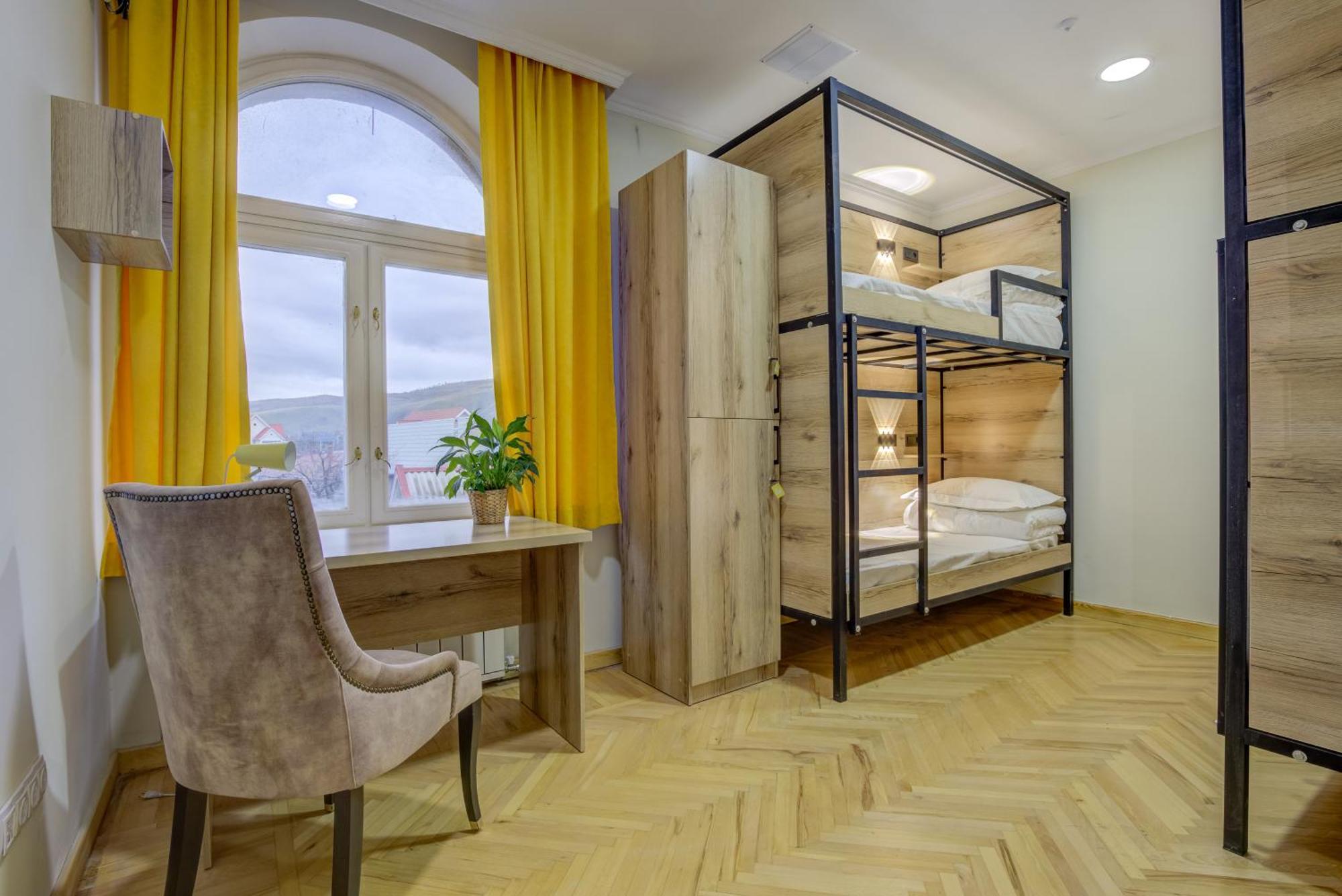 People Guest House Бішкек Екстер'єр фото