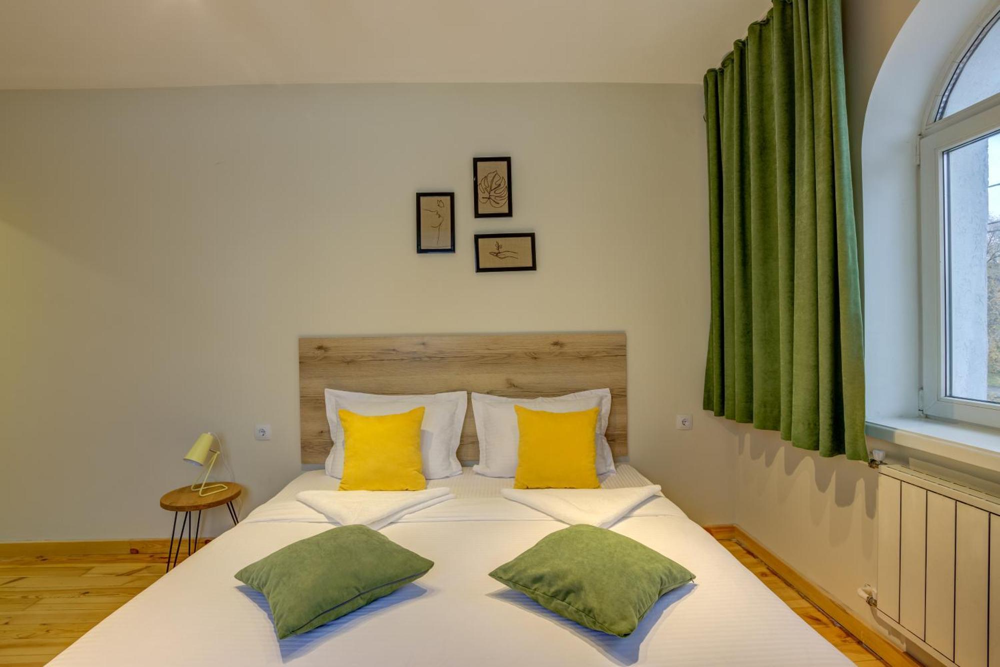 People Guest House Бішкек Екстер'єр фото