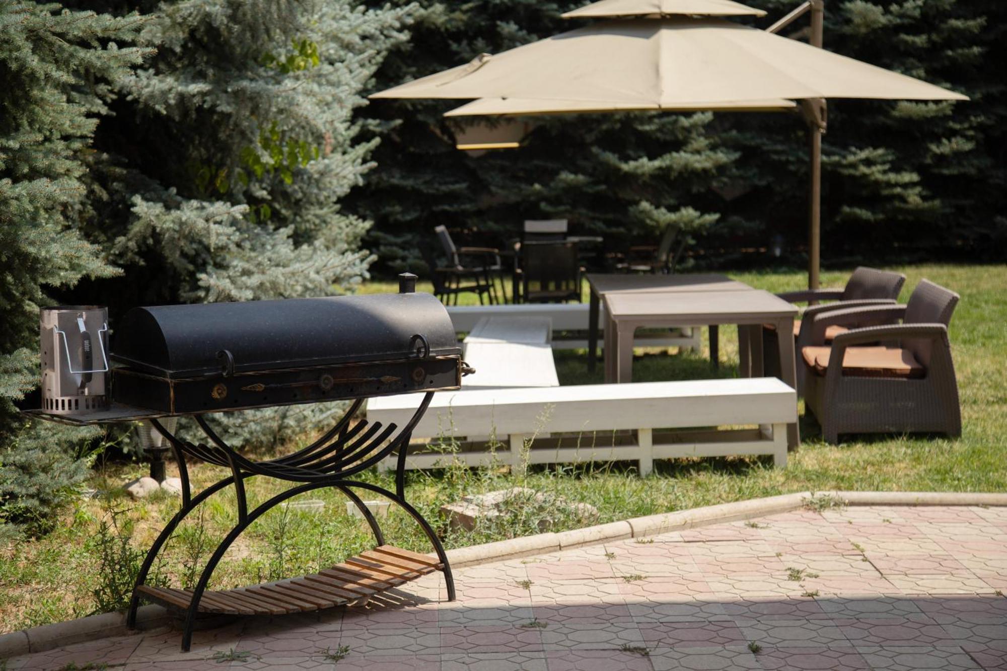 People Guest House Бішкек Екстер'єр фото