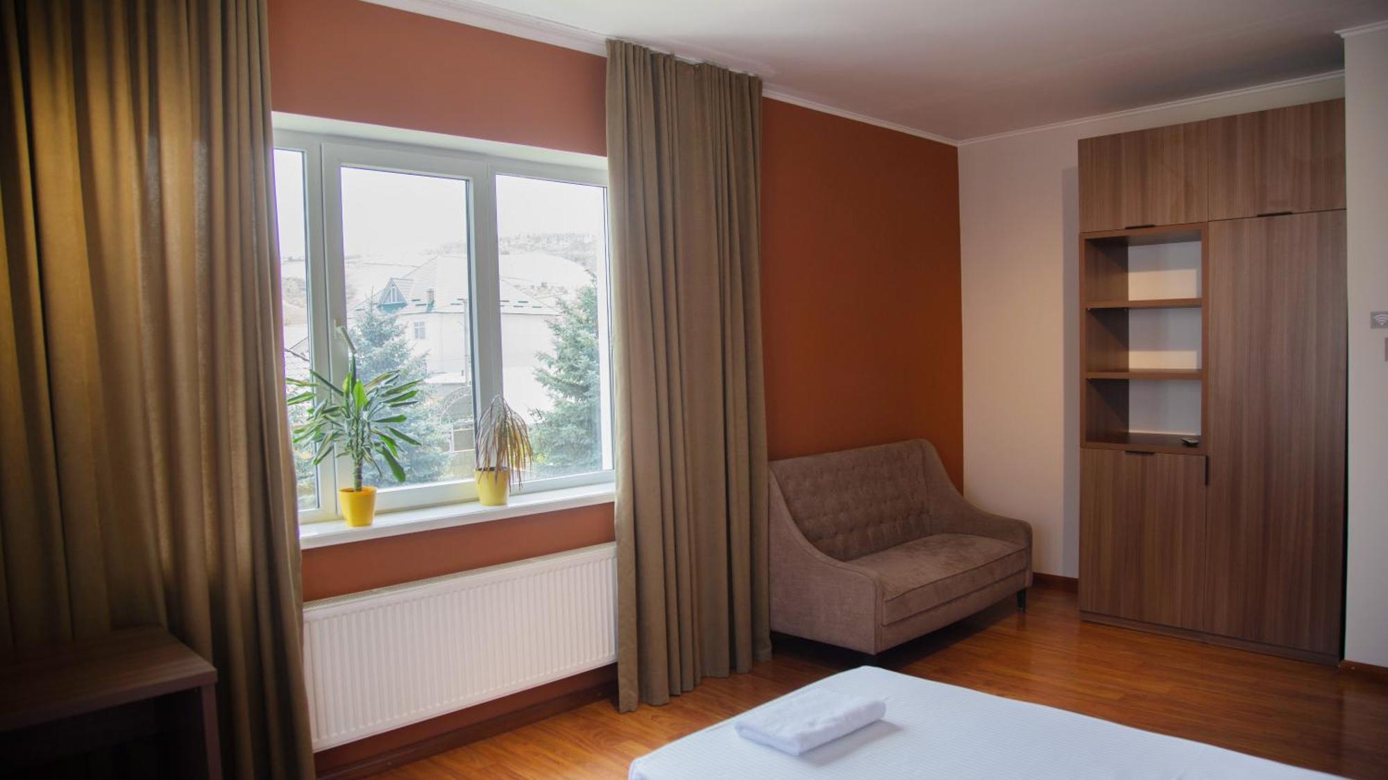 People Guest House Бішкек Екстер'єр фото